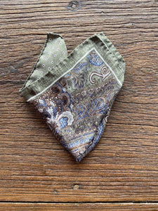 GREEN PAISLEY AND NEAT POCKET SQUARE