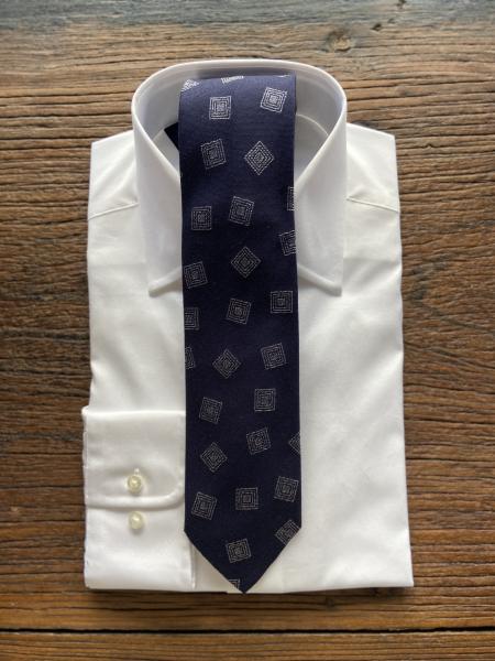 NAVY SCATTERED ABSTRACT SQUARES TIE