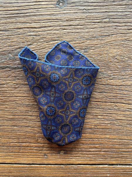 NAVY AND BROWN DOUBLE FACED GEO POCKET SQUARE